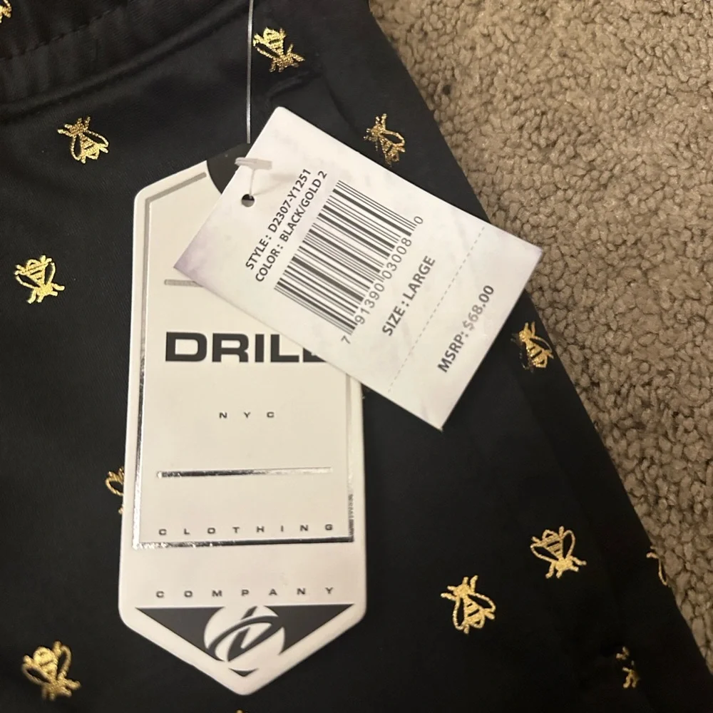 Drill‎ Streetwear Bee Shorts